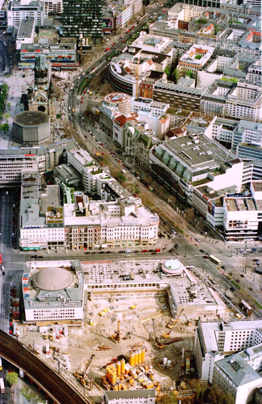 Berlin - Charlottenburg from above - Umbau des Kranzlerecks am Kurfürstendamm in Charlottenburg.