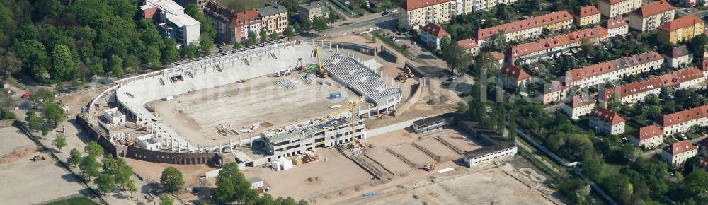 Aerial photograph Halle / Saale - Umbau des Kurt-Wabbel-Stadions in den neuen Erdgas Sportpark in Halle. Das Stadion erhält erweiterte und umgebaute Ränge. Reconstruction of the football stadium Halle.