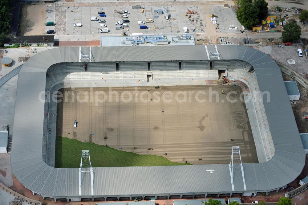 Aerial photograph Halle / Saale - Umbau des Kurt-Wabbel-Stadions in den neuen Erdgas Sportpark in Halle. Das Stadion erhält erweiterte und umgebaute Ränge. Reconstruction of the football stadium Halle.