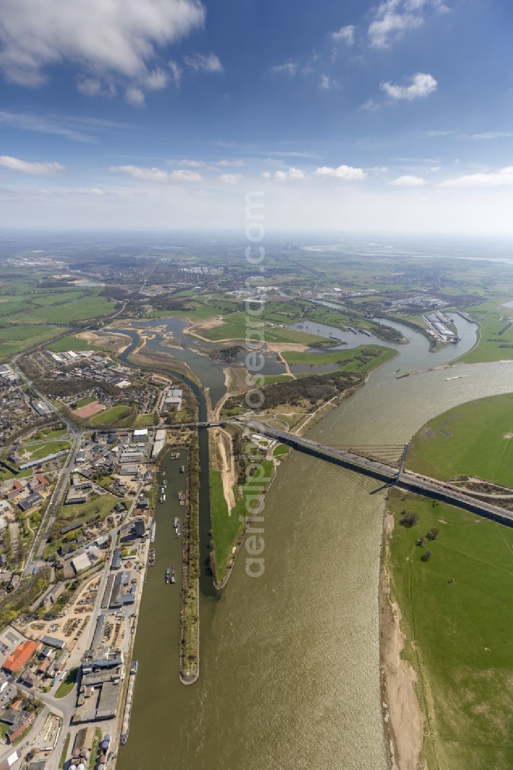 Wesel from the bird's eye view: Reconstruction of lip mouth at the Rhine near Wesel and restoration of riparian areas and near Wesel in North Rhine-Westphalia