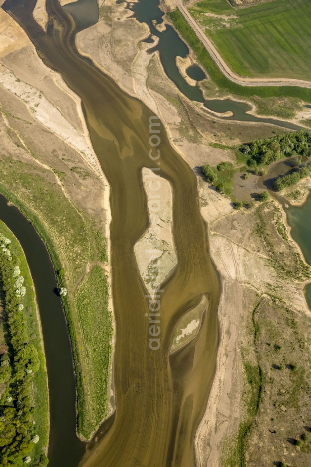 Wesel from the bird's eye view: Reconstruction of lip mouth at the Rhine near Wesel and restoration of riparian areas and near Wesel in North Rhine-Westphalia