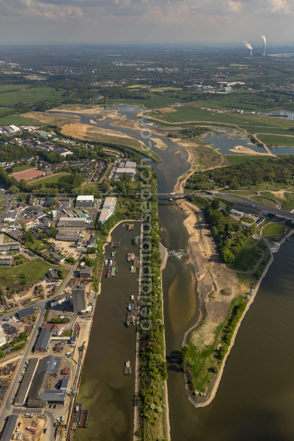 Wesel from the bird's eye view: Reconstruction of lip mouth at the Rhine near Wesel and restoration of riparian areas and near Wesel in North Rhine-Westphalia