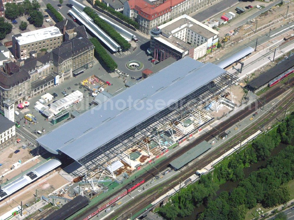 Erfurt from the bird's eye view: Construction site of track progress and building of the main station of the railway in Erfurt in the state Thuringia, Germany