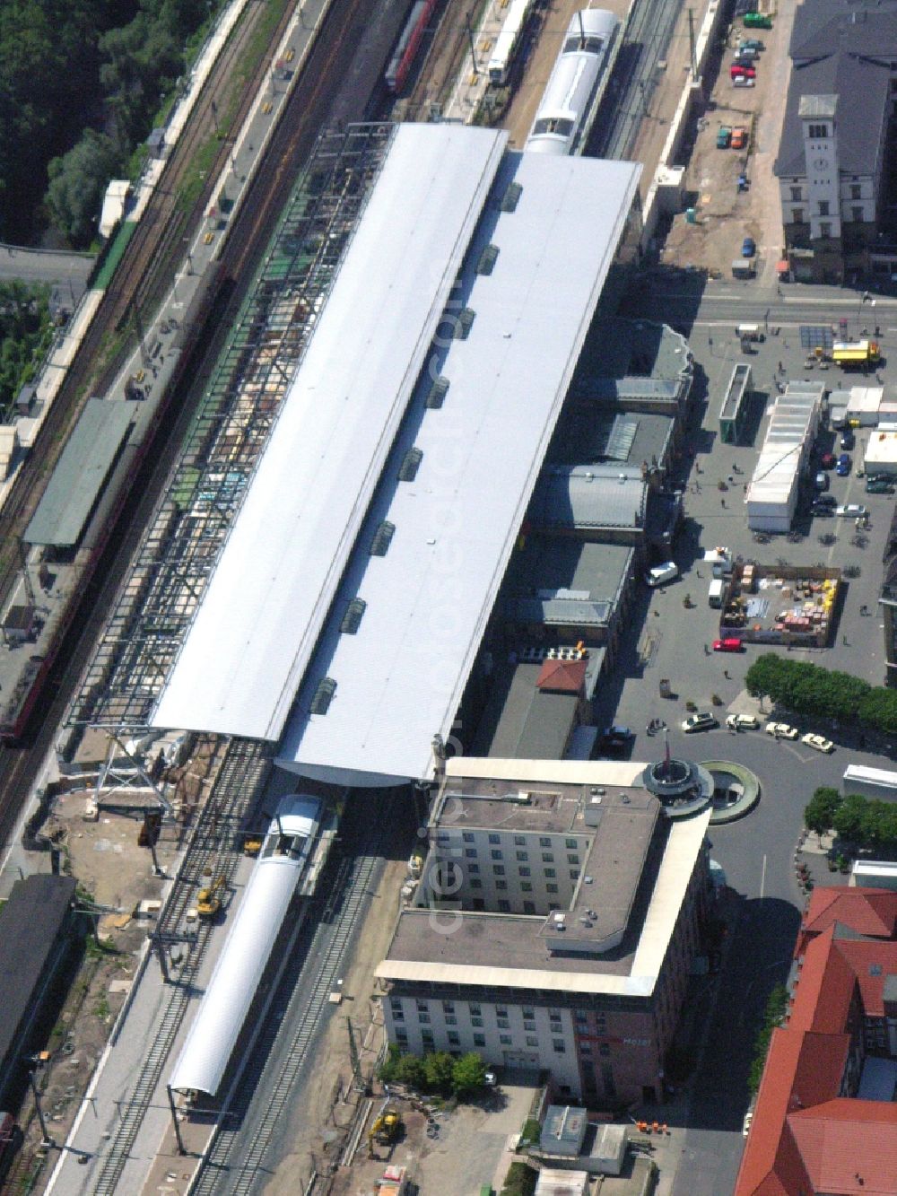 Erfurt from above - Construction site of track progress and building of the main station of the railway in Erfurt in the state Thuringia, Germany