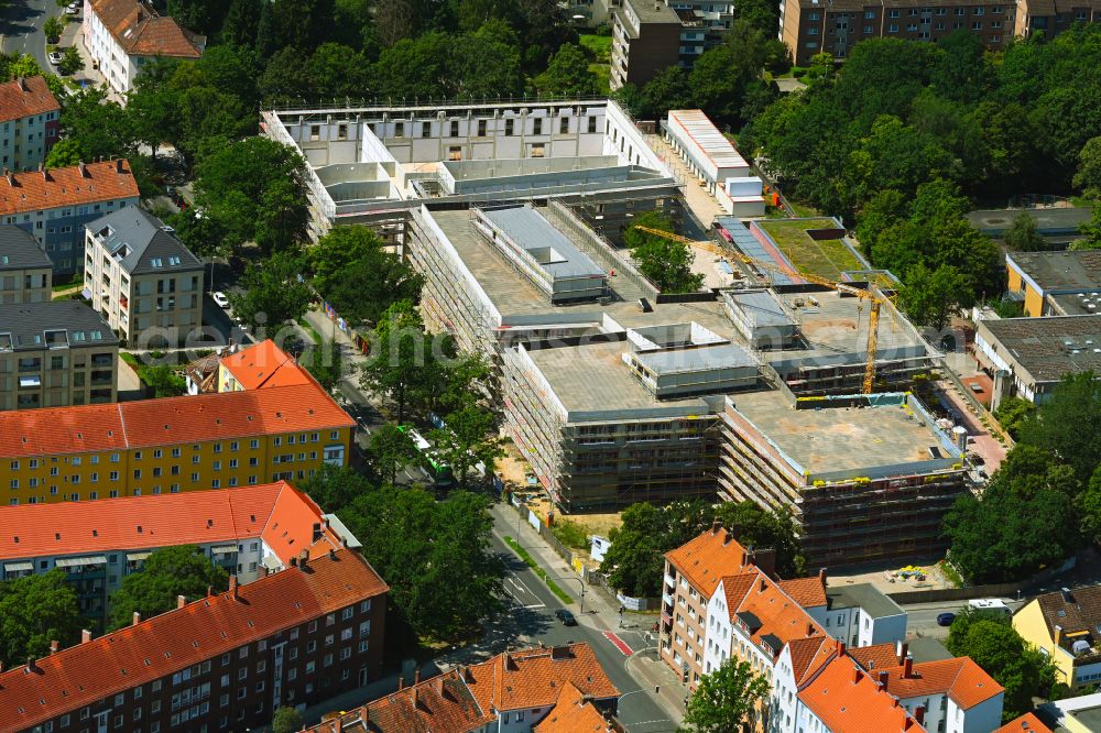 Aerial photograph Hannover - Construction sites for the reconstruction, expansion and modernization of the school building Integrated Comprehensive School (IGS) on the street Buessingweg - Melanchthonstrasse - Fenskeweg in the district of Vahrenwald in Hanover in the state of Lower Saxony, Germany