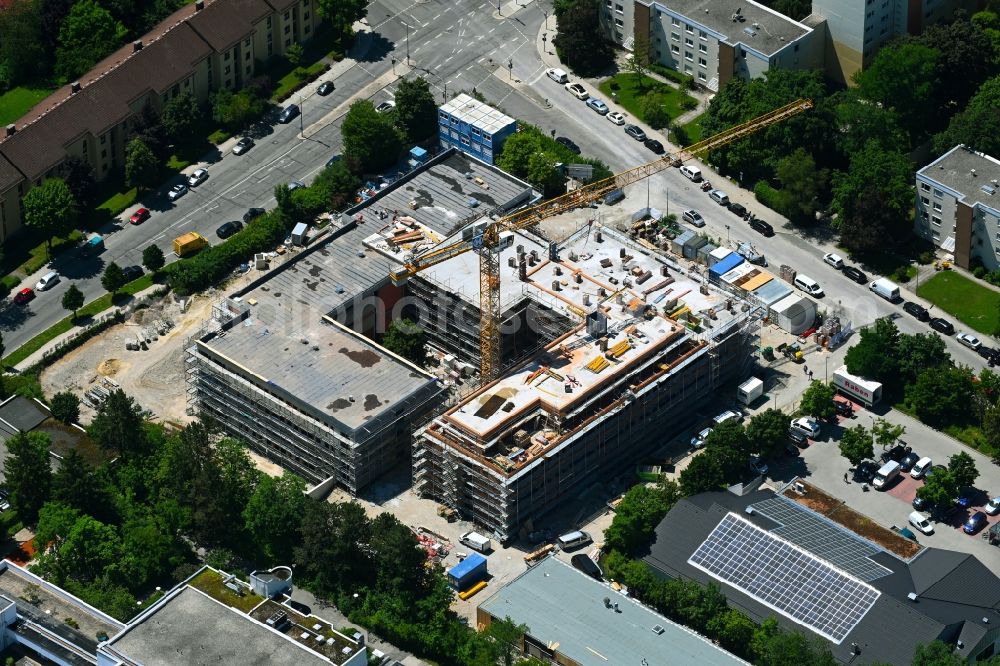 Aerial image München - Construction sites for the conversion, expansion and modernization of the school building Otto-Steiner-Schule on street Rainfarnstrasse in the district Hasenbergl in Munich in the state Bavaria, Germany