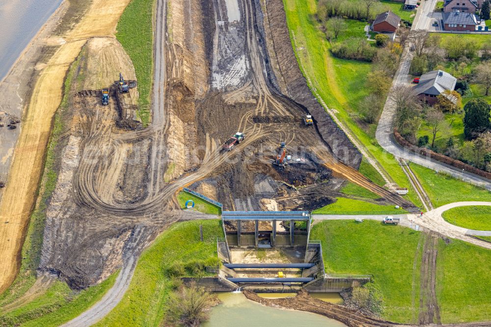 Aerial image Dinslaken - Conversion - construction site on the fall structure of the Emscher estuary in the Rhine near Dinslaken in the state of North Rhine-Westphalia