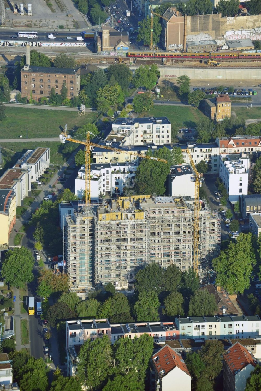 Aerial photograph Berlin - View of the reconstruction of the building made with precast concrete slabs in Berlin Friedrichshain Kreuzberg