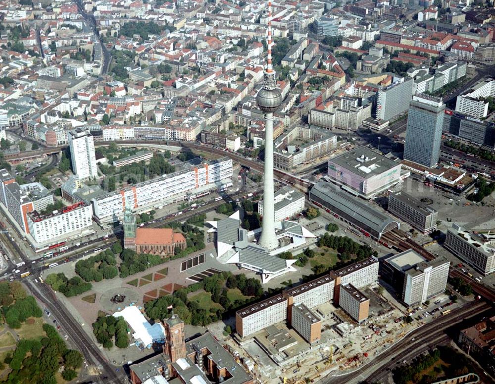 Berlin from above - Umbau der Rathauspassagen am Fuße des Berliner Fernsehturmes in Berlin - Mitte Ansprechpartner: WBMI Real Estate AG Berlin Friedrichstraße 95 10117 Berlin Telefon: (030) 2471 3114 Telefax: (030) 2471 3115 Email: susanne.schmidt@wbmi.de Achim Walder: