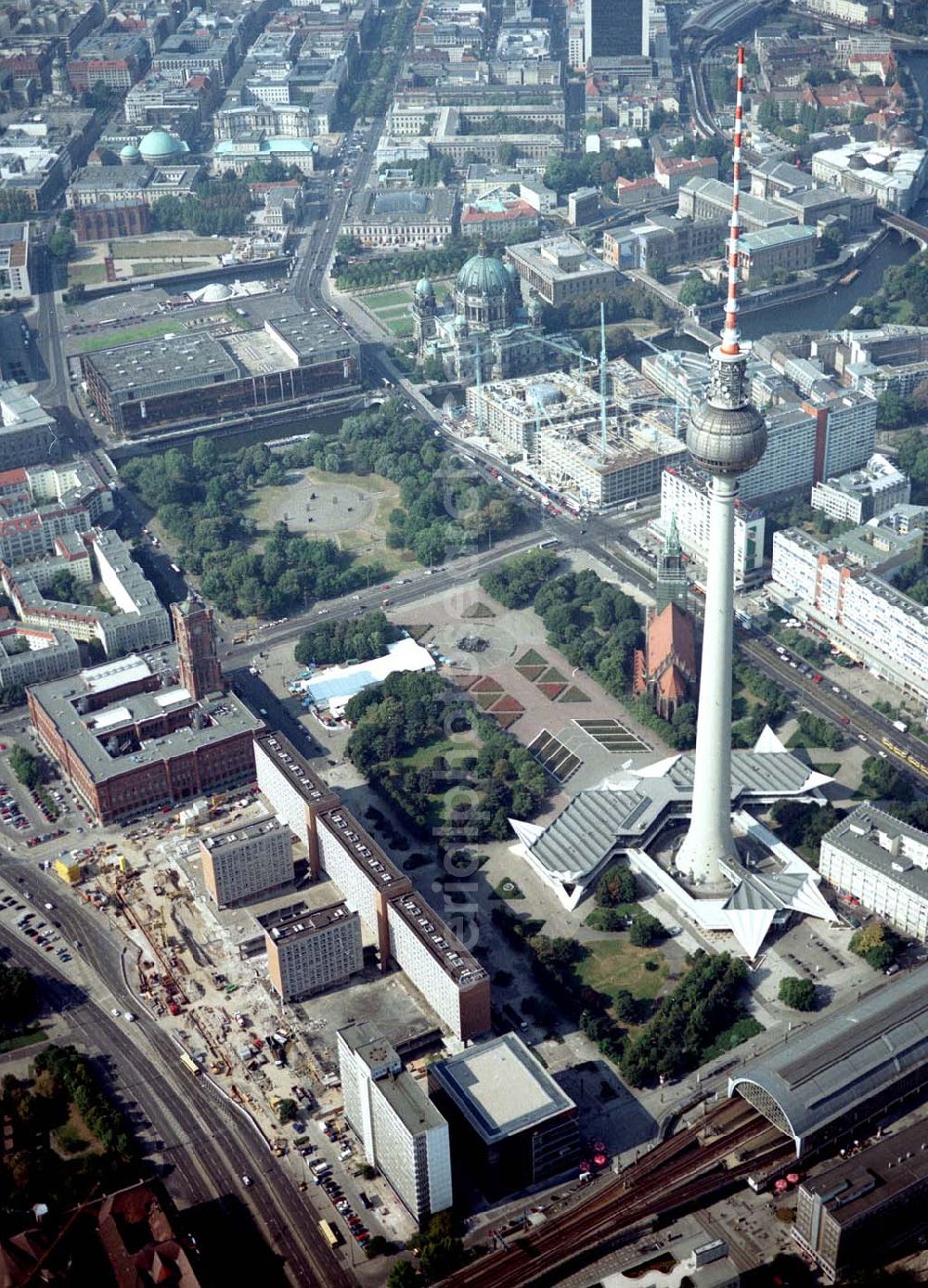 Aerial photograph Berlin - Umbau der Rathauspassagen am Fuße des Berliner Fernsehturmes in Berlin - Mitte durch die WBM - Wohnungsbaugesellschaft Berlin - Mitte.