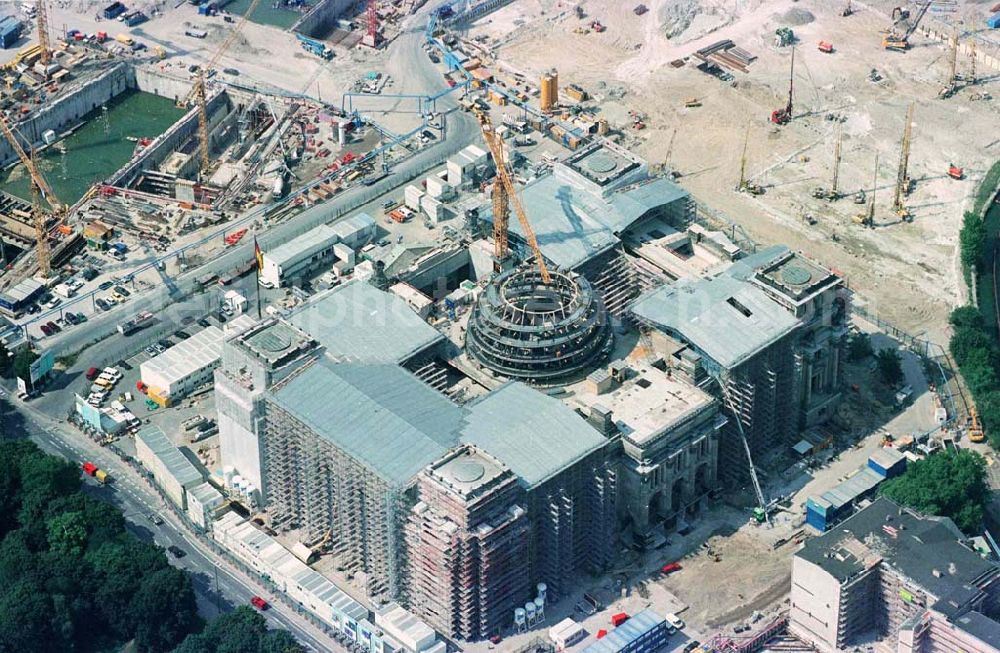 Aerial image Berlin - Tiergarten - Umbau des Reichstages und des Spreebogens zum Regierungsviertel