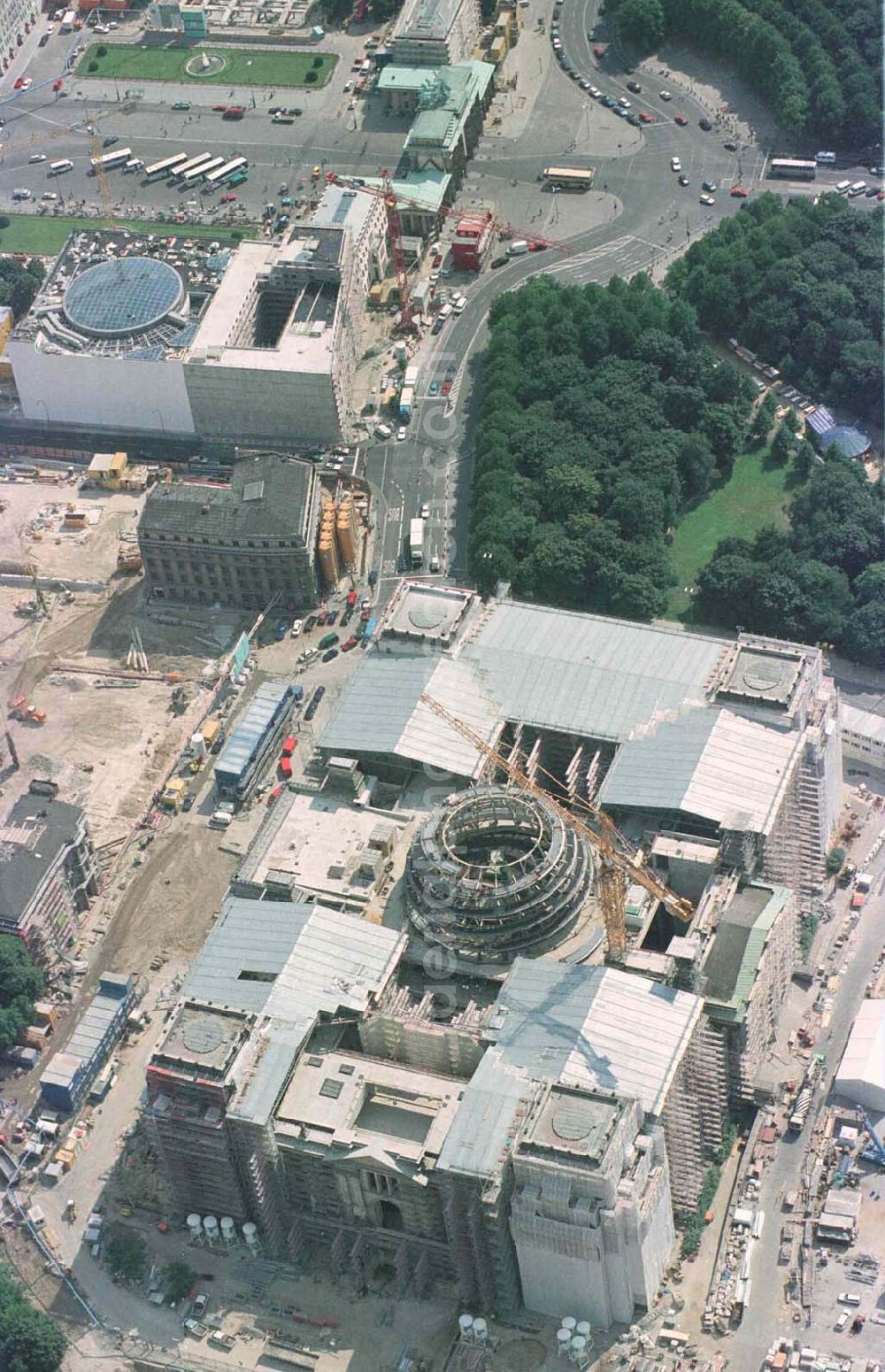 Aerial photograph Berlin - Tiergarten - Umbau des Reichstages und des Spreebogens zum Regierungsviertel