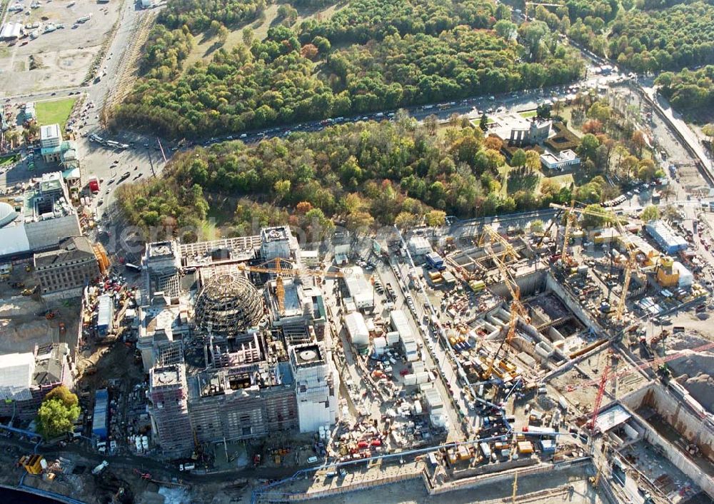 Aerial photograph Berlin - Tiergarten - Umbau des Reichstages und des Spreebogens zum Regierungsviertel.