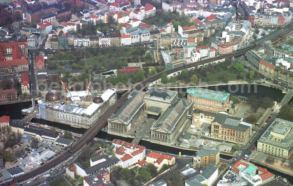 Berlin from the bird's eye view: Umbau und Rekonsrtruktion der Berliner Museumsinsel.