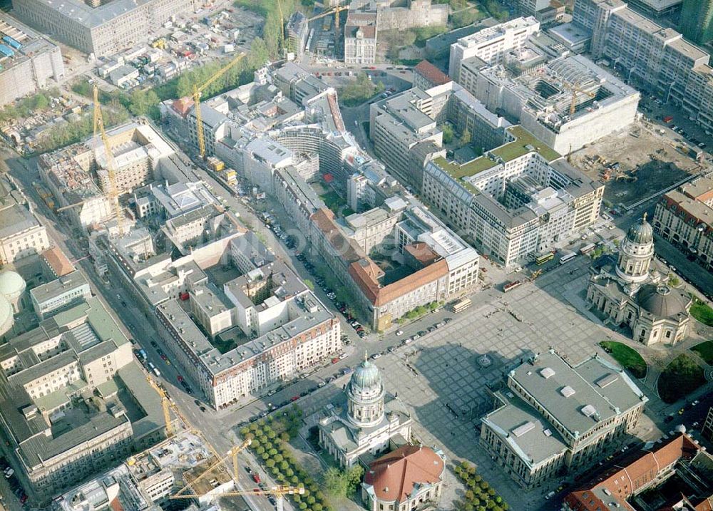 Aerial photograph Berlin - Umbau der Repräsentanz der Deutschen Telekom und Neubau des Sendezentrums SAT 1 am Gendarmenmarkt in Berlin - Mitte.