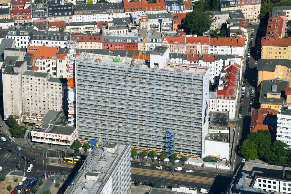 Berlin from the bird's eye view: Reconstruction and new construction of high-rise building Pressehaus on Alexanderplatz, dem ehemaligen Berliner Verlagshaus in the district Mitte in Berlin, Germany