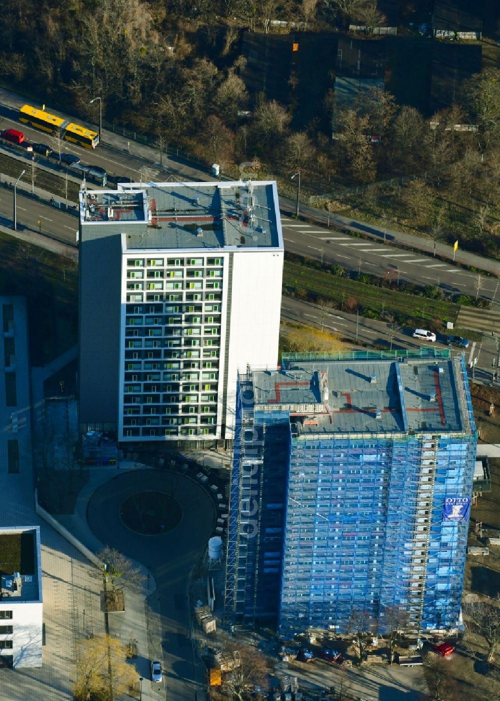 Dresden from above - Reconstruction and new construction of high-rise building on Gret-Palucca-Strasse - Lenneplatz in the district Suedvorstadt-Ost in Dresden in the state Saxony, Germany