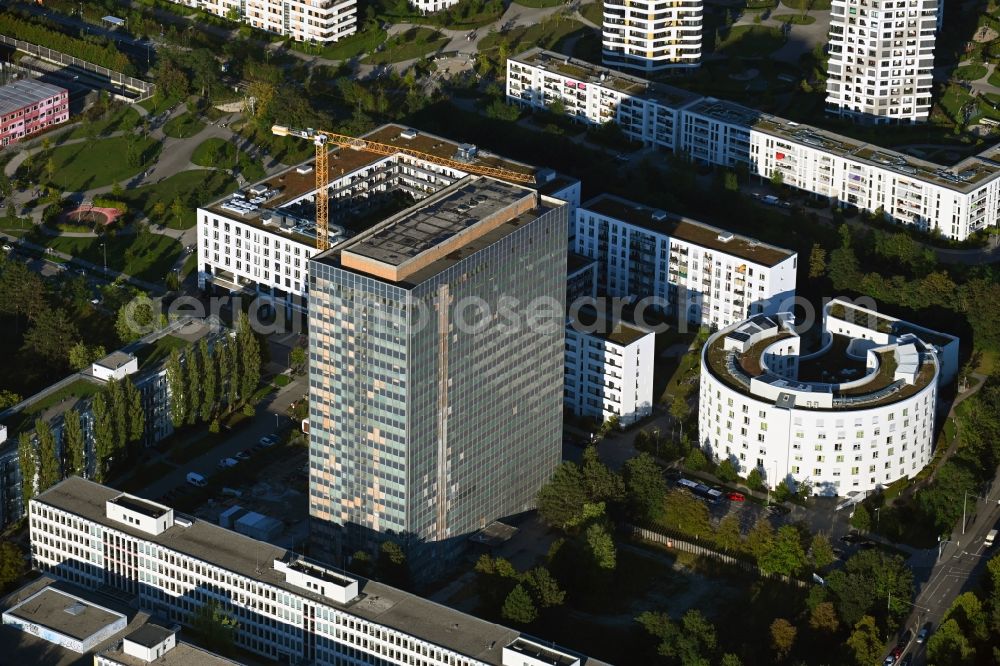 Aerial image München - Reconstruction and new construction of high-rise building Siemens-Hochhaus on Baierbrunner Strasse in the district Obersendling in Munich in the state Bavaria, Germany