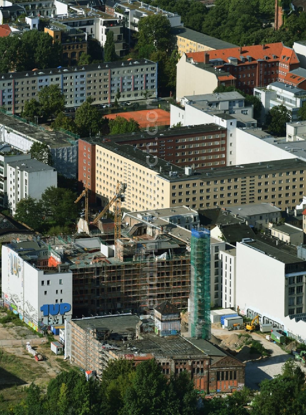 Aerial photograph Berlin - Reconstruction and renovation of the factory site of the old factory Die Berliner Eisfabrik in the district Mitte in Berlin, Germany