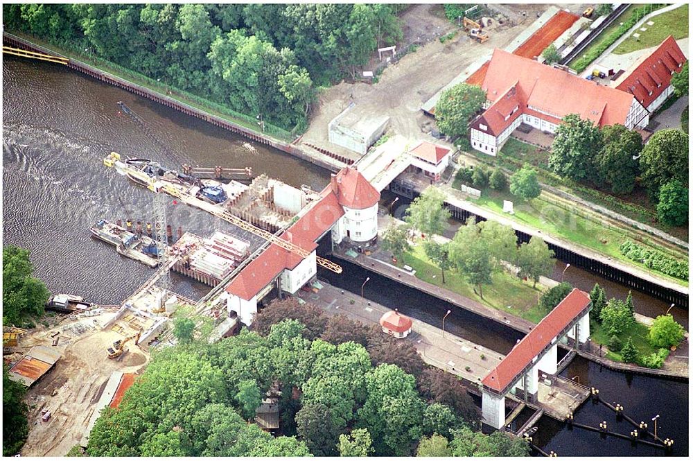 Aerial image Klein-Machnow - 27.07.2004 Blick auf den Umbau der Schleusenanlage in Klein-Machnow am Teltowkanal