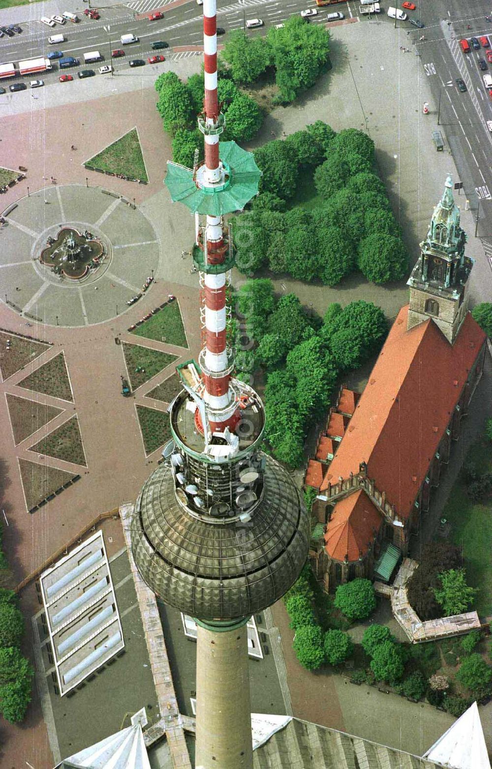 Berlin from the bird's eye view: Umbau des Sendemastes am Berliner Fernsehturm am Alexanderplatz