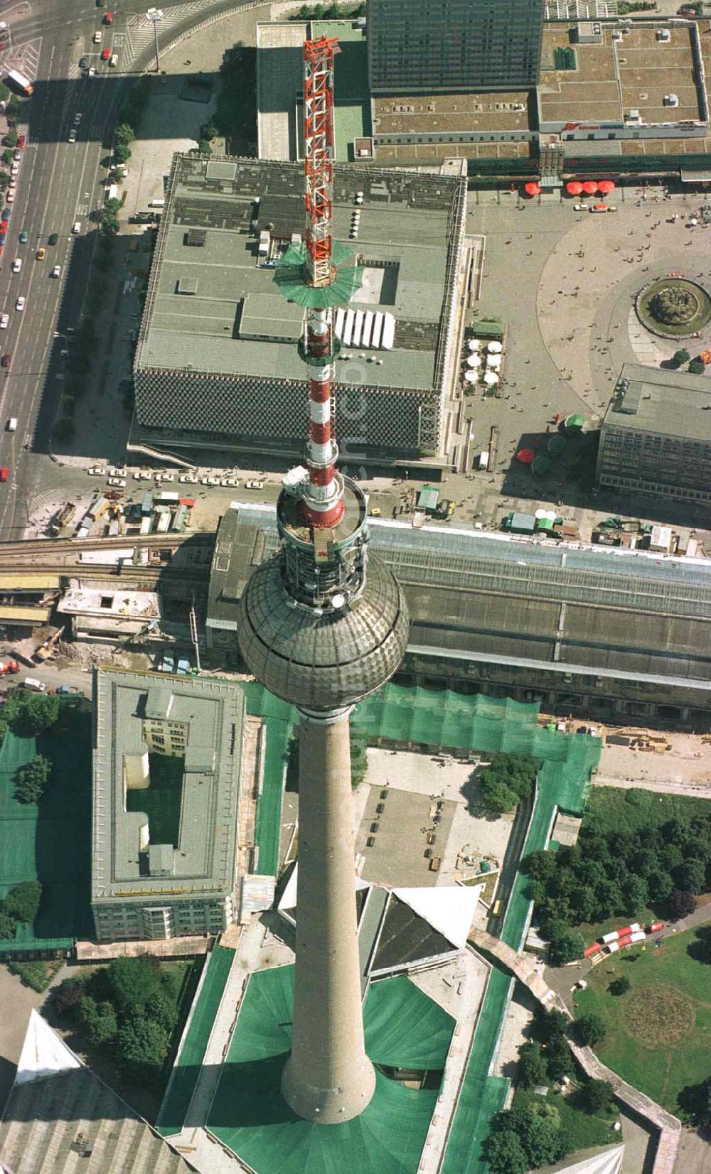 Aerial photograph Berlin - Umbau des Sendemastes des Berliner Fernsehturmes.