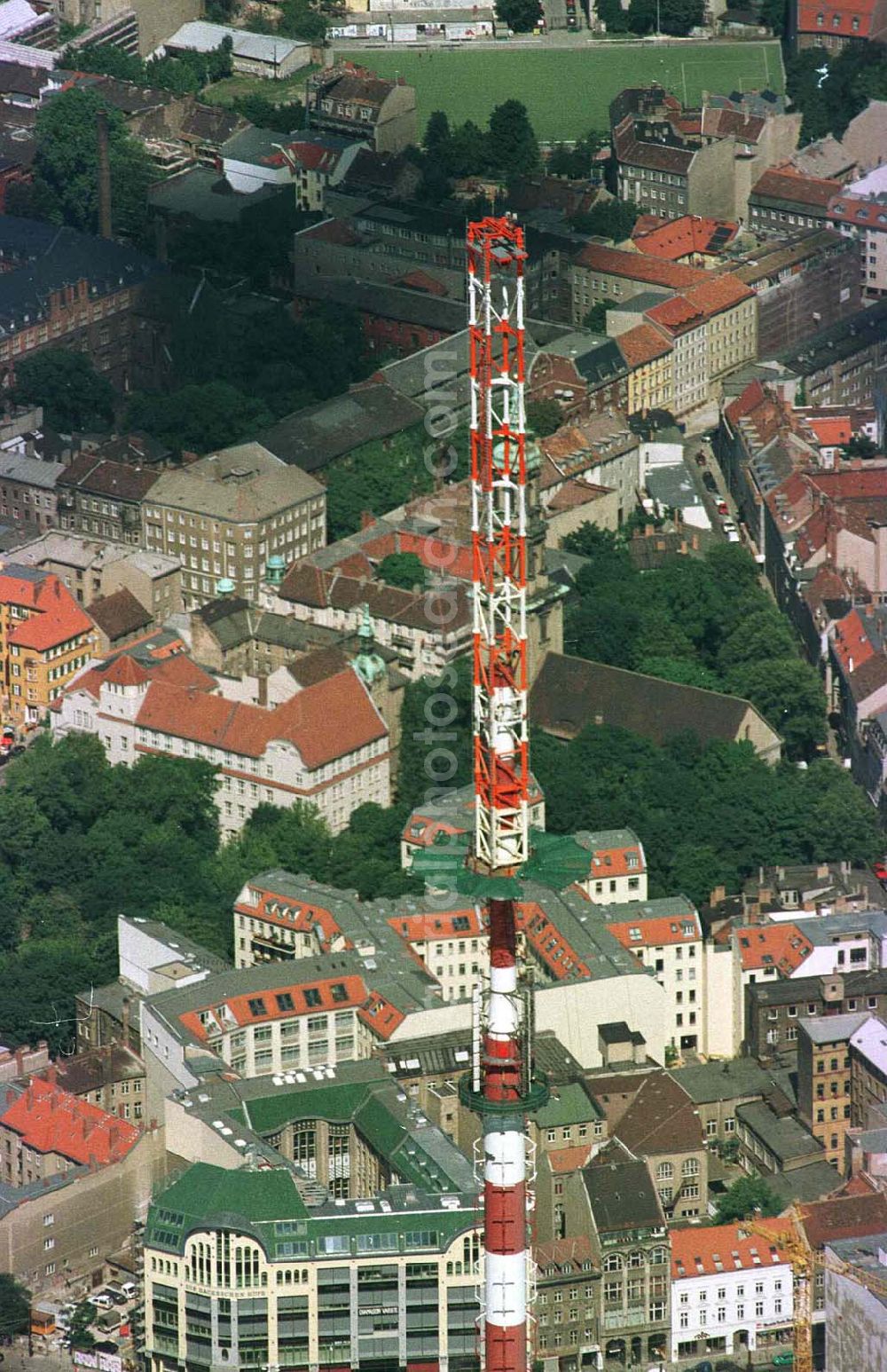 Berlin from the bird's eye view: Umbau des Sendemastes des Berliner Fernsehturmes.