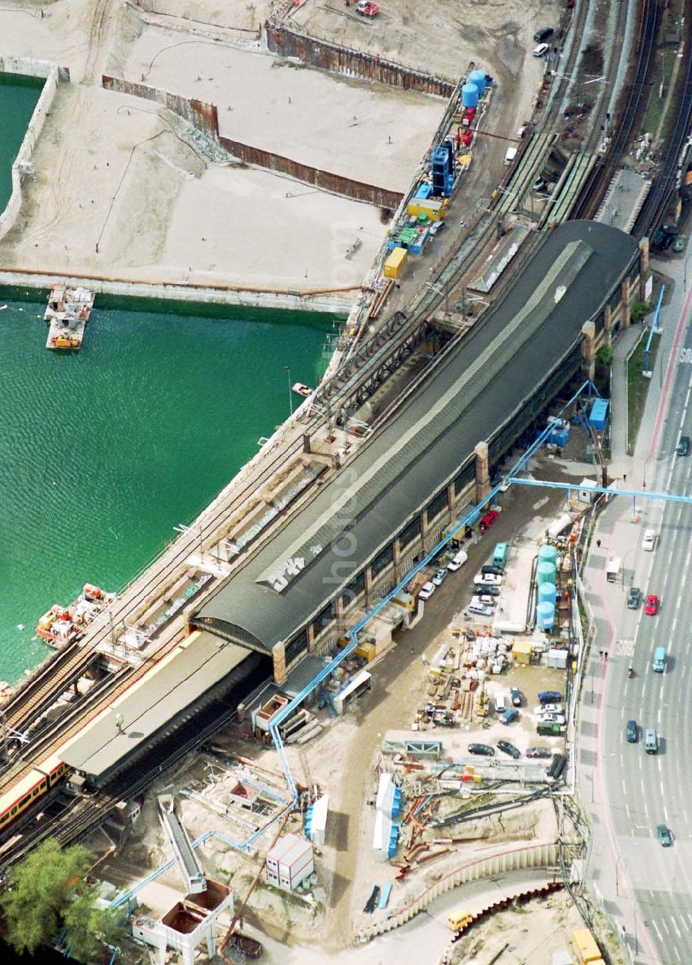 Aerial image Berlin-Tiergarten - Umbau des Spreebogens im Bereich des Lehrter Bahnhofes zum Regierungsviertel.