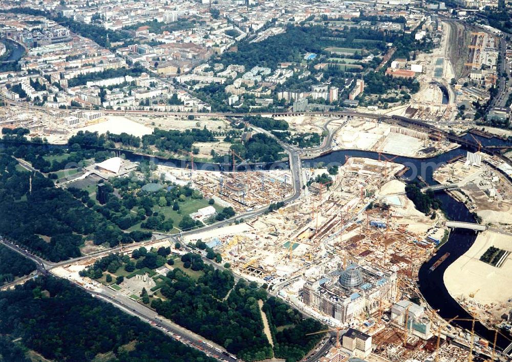 Aerial image Berlin-Tiergarten - Umbau des Spreebogens am Berliner Reichstag in Berlin-Tiergarten.