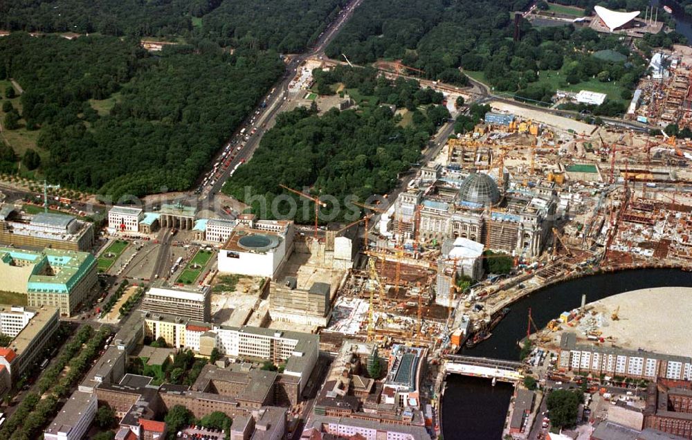 Berlin - Tiergarten from above - Umbau des Spreebogens und des Reichstages.