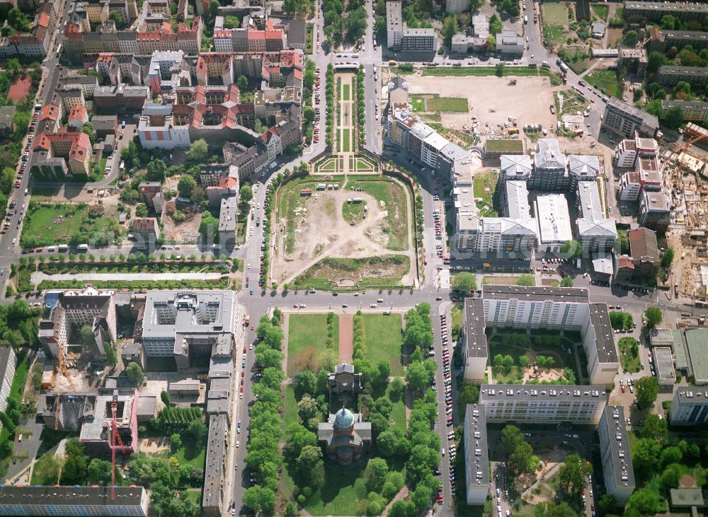 Berlin from above - Renovations on the former border strip / wall area located at the city park on Michael's Church in destrict Kreuzberg