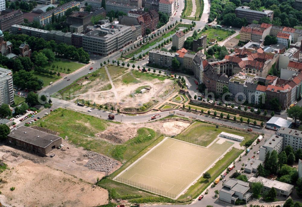 Aerial image Berlin - Renovations on the former border strip / wall area located at the city park on Michael's Church in destrict Kreuzberg