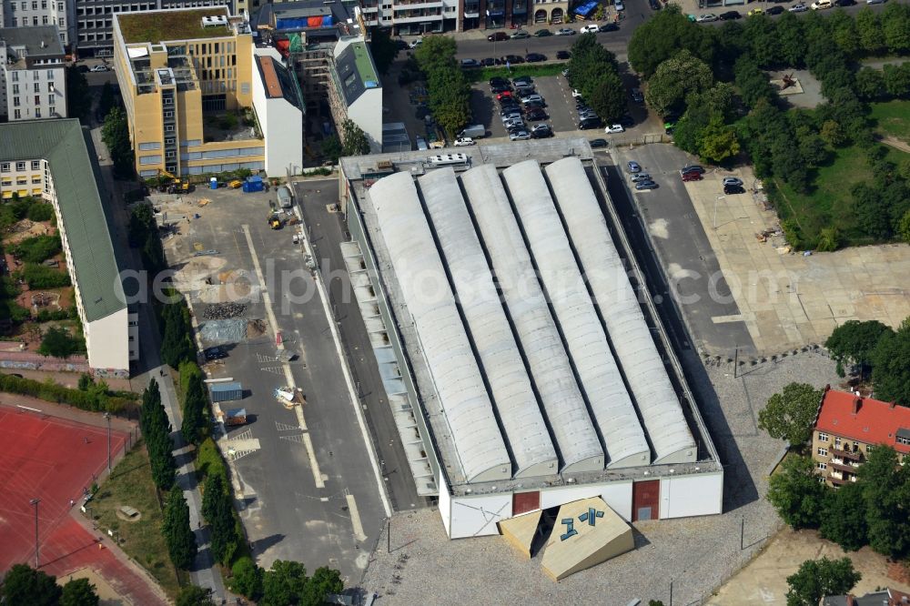 Berlin-Kreuzberg from above - View of construction work at the site of the former Berlin wholesale flower market in Berlin Kreuzberg