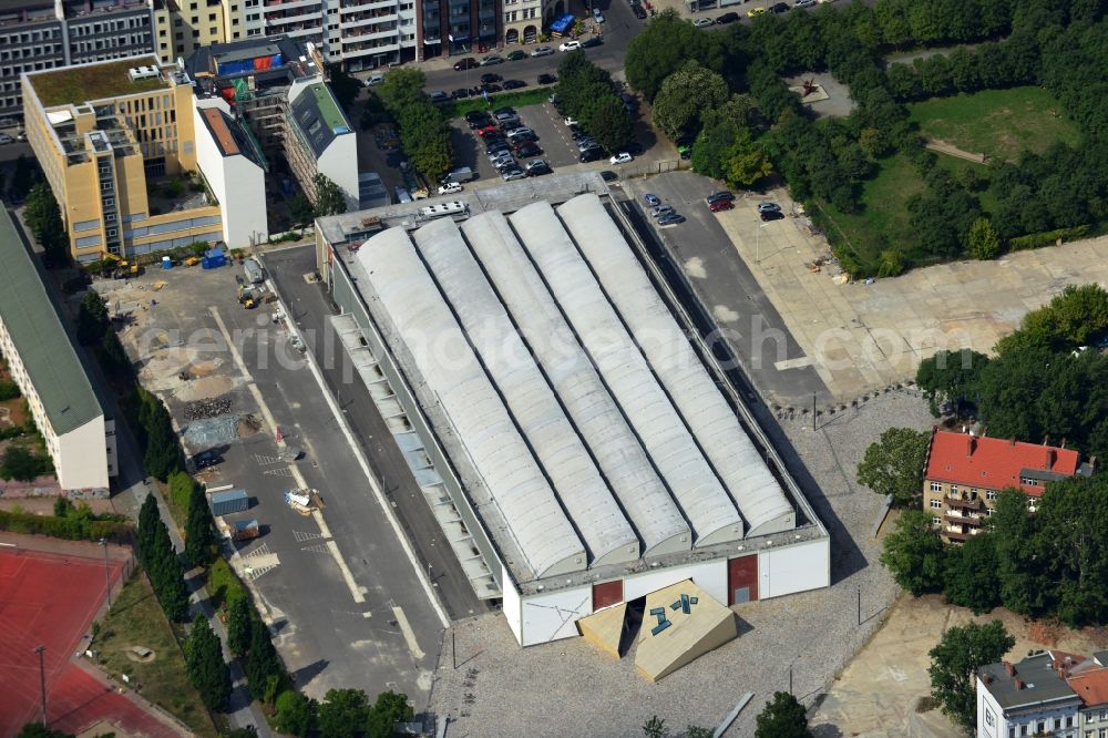 Berlin-Kreuzberg from above - View of construction work at the site of the former Berlin wholesale flower market in Berlin Kreuzberg