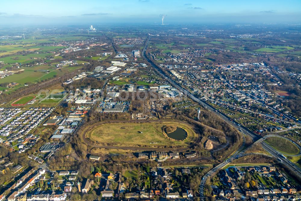 Recklinghausen from the bird's eye view: Development, demolition and renovation work on the site of the former racing track - harness racing track as part of the integrated district development concept (ISEK) Hillerheide in Recklinghausen at Ruhrgebiet in the state of North Rhine-Westphalia, Germany