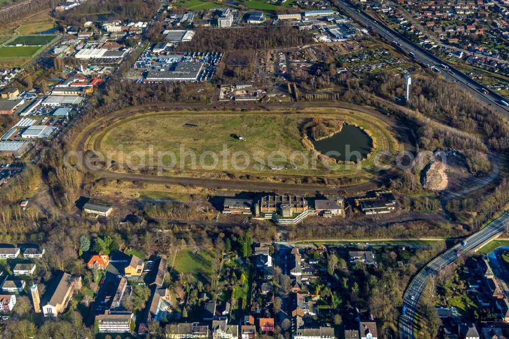 Aerial image Recklinghausen - Development, demolition and renovation work on the site of the former racing track - harness racing track as part of the integrated district development concept (ISEK) Hillerheide in Recklinghausen at Ruhrgebiet in the state of North Rhine-Westphalia, Germany