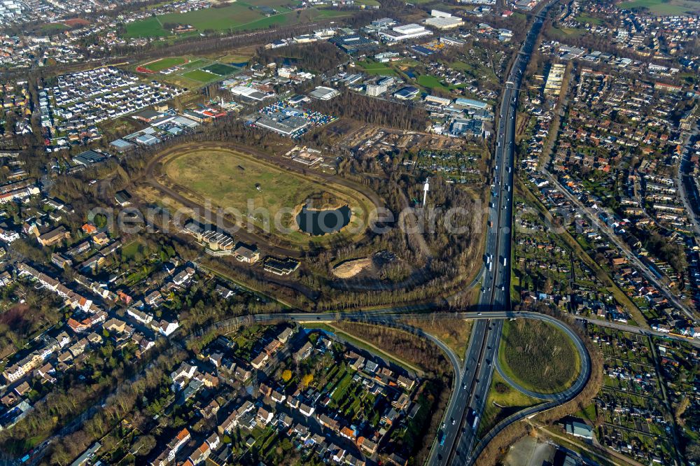 Recklinghausen from the bird's eye view: Development, demolition and renovation work on the site of the former racing track - harness racing track as part of the integrated district development concept (ISEK) Hillerheide in Recklinghausen at Ruhrgebiet in the state of North Rhine-Westphalia, Germany