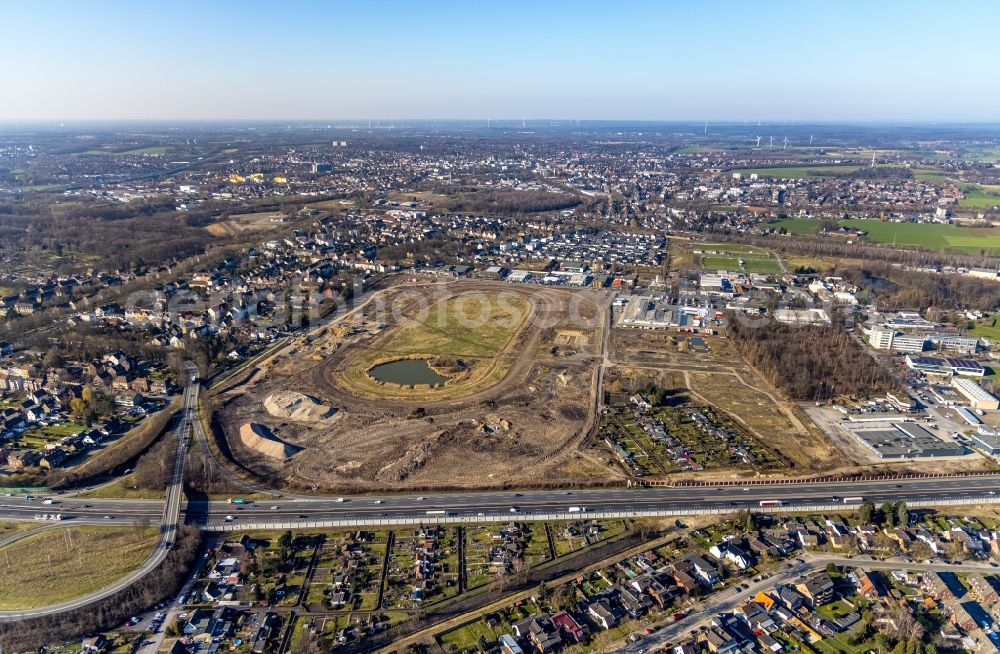 Recklinghausen from the bird's eye view: Development, demolition and renovation work on the site of the former racing track - harness racing track as part of the integrated district development concept (ISEK) Hillerheide in Recklinghausen at Ruhrgebiet in the state of North Rhine-Westphalia, Germany