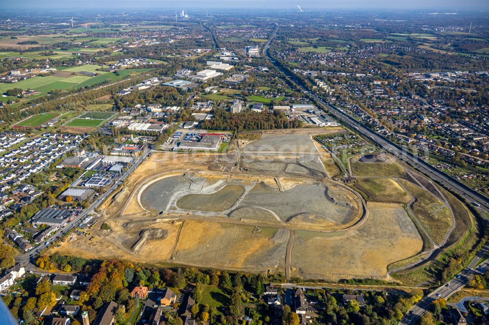 Aerial image Recklinghausen - Development, demolition and renovation work on the site of the former racing track - harness racing track as part of the integrated district development concept (ISEK) Hillerheide in Recklinghausen at Ruhrgebiet in the state of North Rhine-Westphalia, Germany