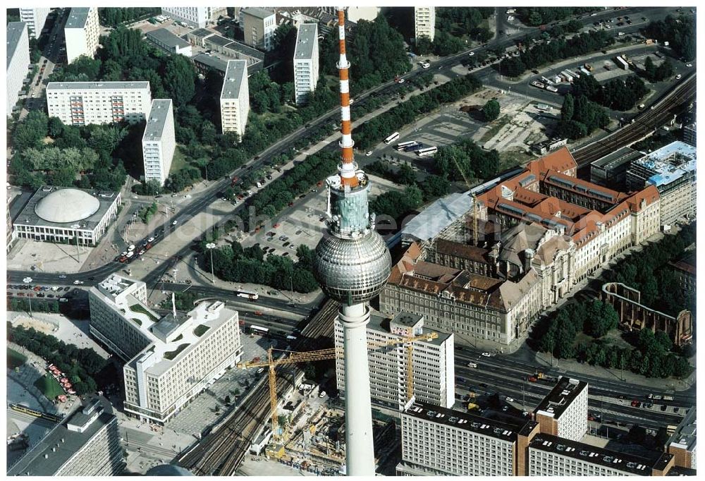 Aerial photograph Berlin - Umbauarbeiten an den technischen Ebenen des Berliner Fernsehturmes am Alexanderplatz in Berlin - Mitte.