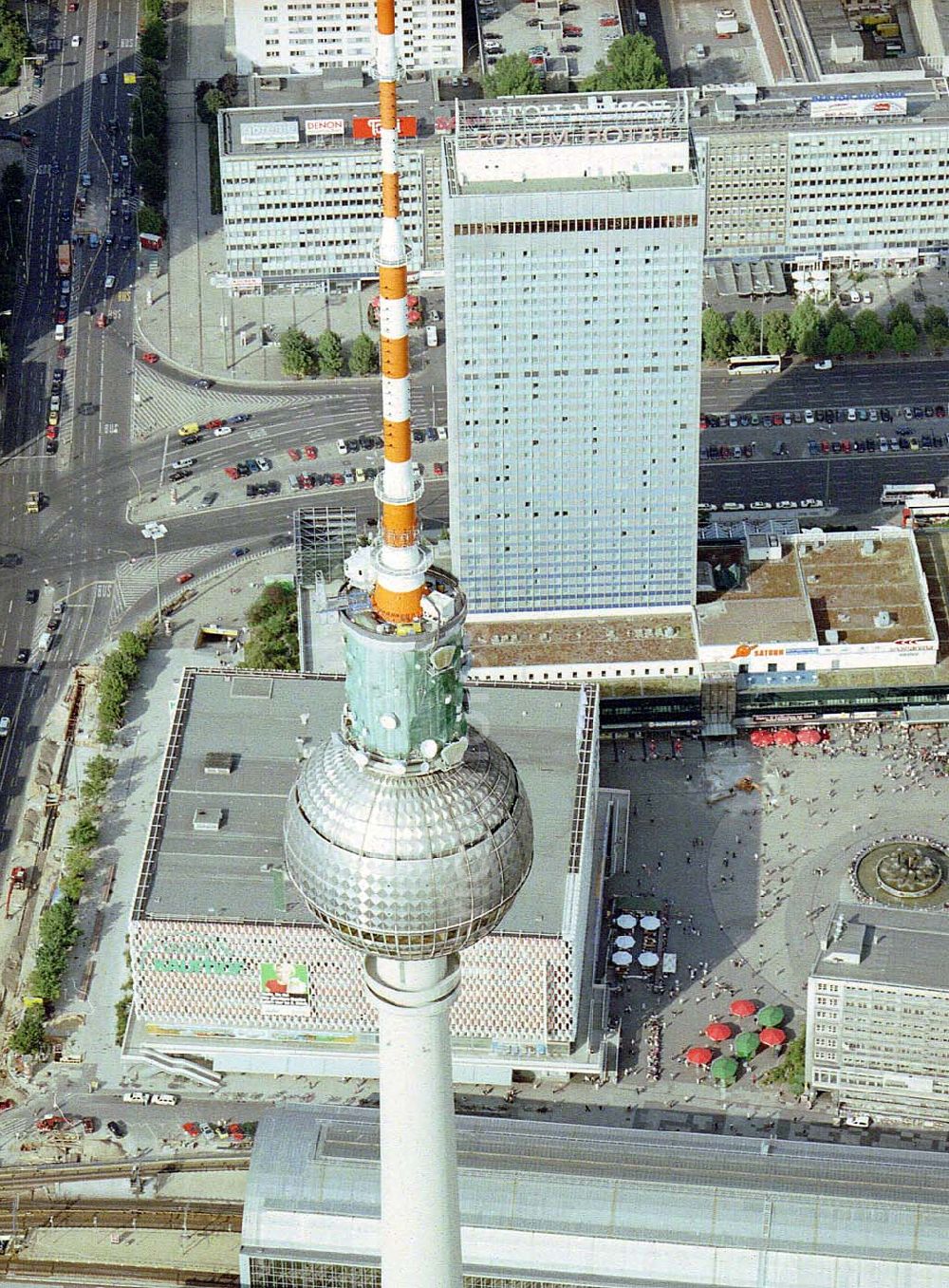 Berlin from the bird's eye view: Umbauarbeiten an den technischen Ebenen des Berliner Fernsehturmes am Alexanderplatz in Berlin - Mitte.