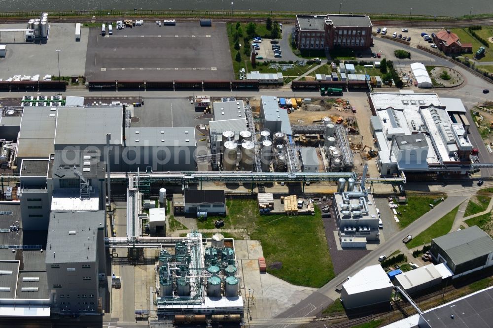 Aerial photograph Genthin - View of modification and expansion works at the industrial and chemical plants of the Waschmittelwerk Genthin GmbH in the state of Saxony-Anhalt