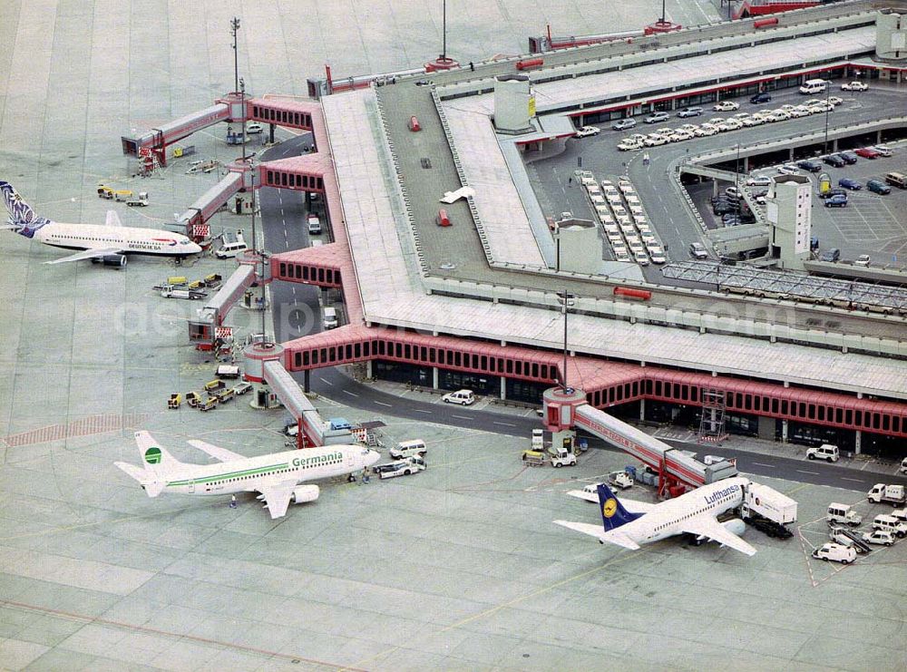 Aerial photograph Berlin-Tegel - Umbauten an der SLB am Flughafen TXL.