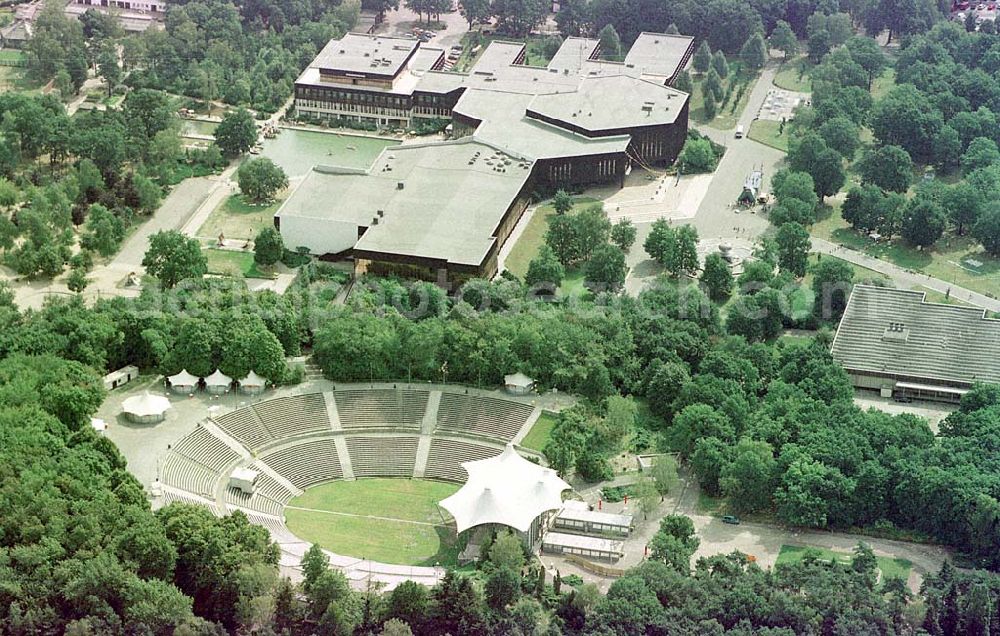 Aerial photograph Berlin-Köpenick - Umgebaute Freilichtbühne am FEZ in der Wuhlheide in Berlin-Köpenick.