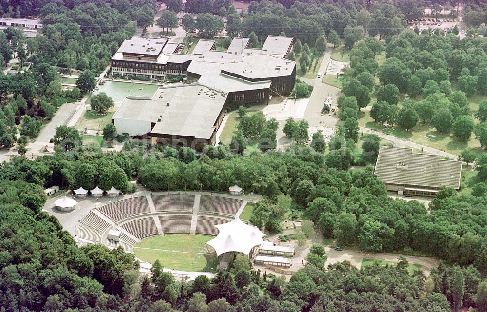 Berlin-Köpenick from above - Umgebaute Freilichtbühne am FEZ in der Wuhlheide in Berlin-Köpenick.