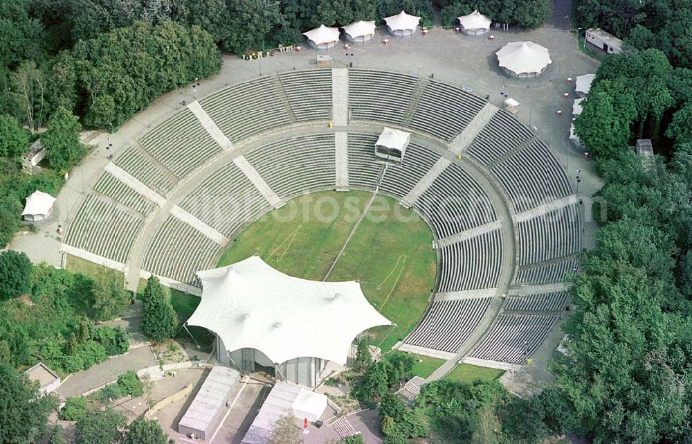 Berlin-Köpenick from the bird's eye view: Umgebaute Freilichtbühne am FEZ in der Wuhlheide in Berlin-Köpenick.