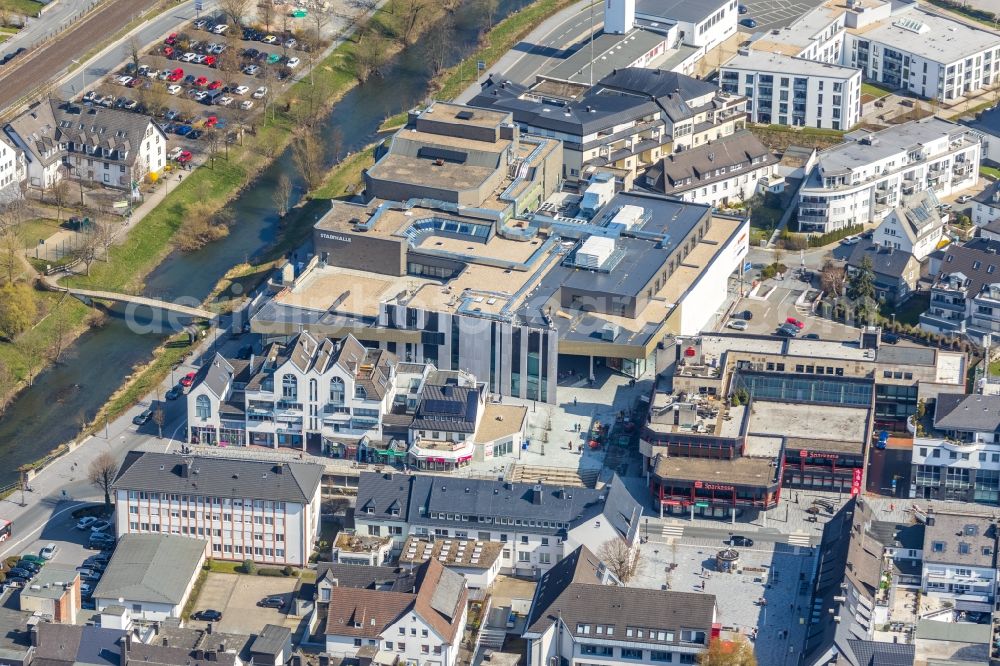 Meschede from above - Revitaliset shopping center in the former department store building HERTIE on Winziger Platz in Meschede in the state North Rhine-Westphalia, Germany