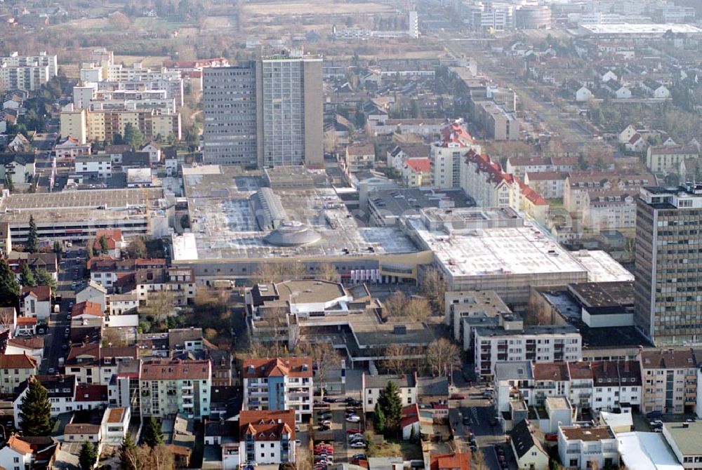 Aerial image Isenburg / Hessen - umgebautes Isenburg-Centrum der ECE in Neu-Isenburg-Hessen 10.12.02