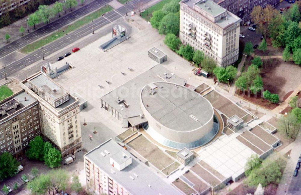 Berlin-Friedrichshain from above - Umgebautes Kino KOSMOS der Ufa-Filmtheater AG an der Karl-Marx-Allee in Berlin-Friedrichshain.