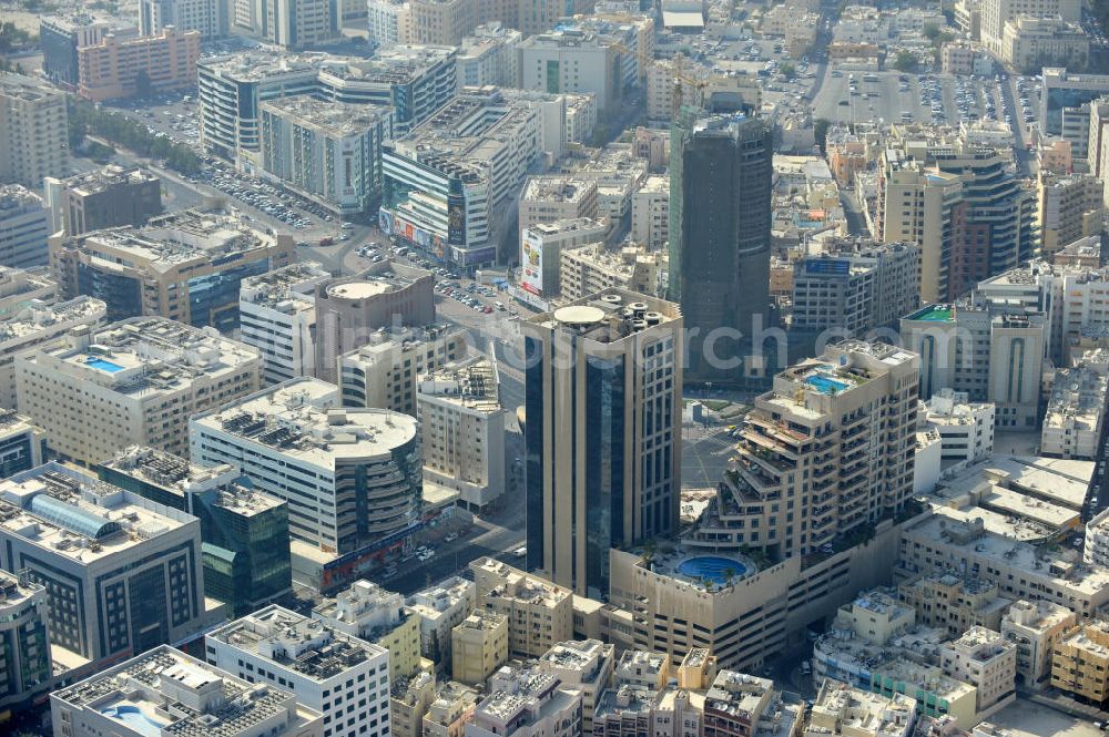 Aerial image Dubai - Surrounding area of the Al Musalla Towers in Dubai at the crossways Al Mankhool Road - Kalid Bin Al Waleed Road bordering the districts Al Hamriya, Al Souqe al Kabeer, Al Raffa and Al Mankhool. The Al Musalla Towers are a complex of a residental and commercial building